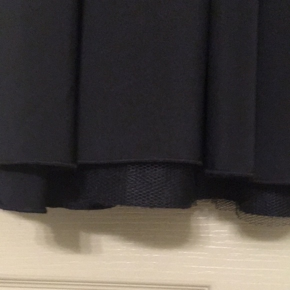 White and Black dress - Picture 4 of 4